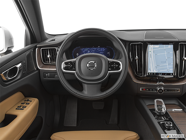 2022 Volvo XC60 | Steering wheel/Center Console