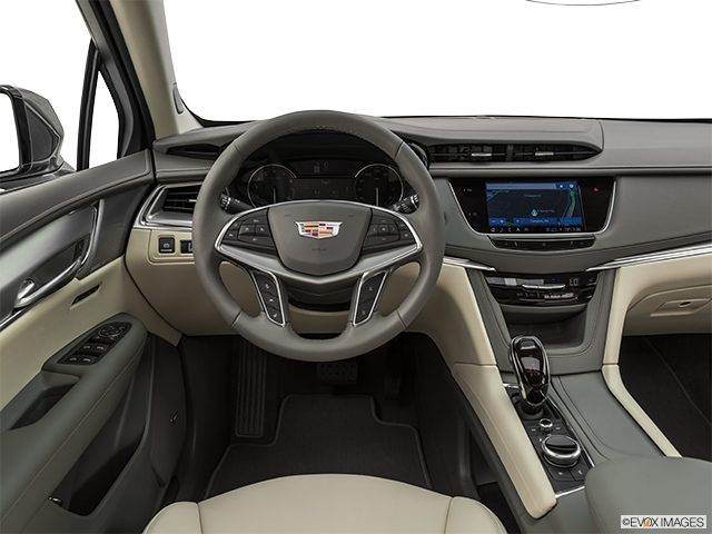 2022 Cadillac XT5 | Steering wheel/Center Console