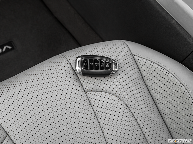2022 Hyundai Elantra Hybrid | Key fob on driver’s seat