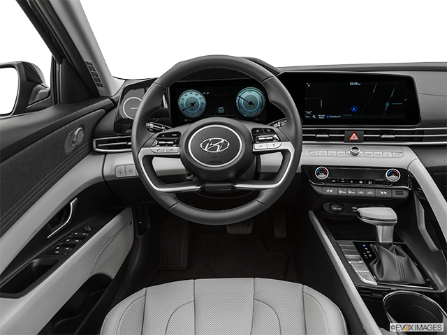 2022 Hyundai Elantra Hybrid | Steering wheel/Center Console