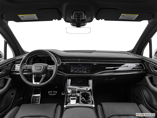 2022 Audi SQ7 | Centered wide dash shot
