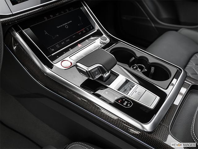 2022 Audi SQ7 | Gear shifter/center console