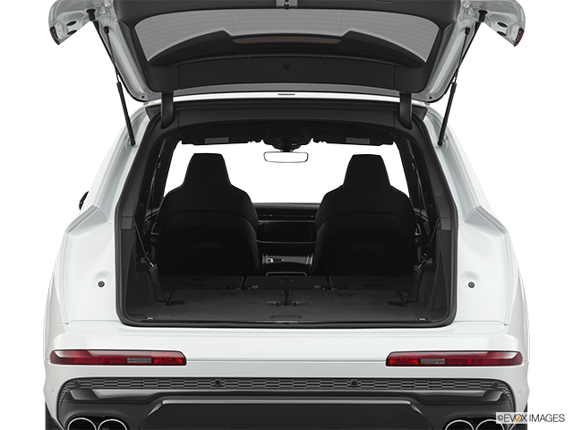 2024 Audi SQ7 | Hatchback & SUV rear angle