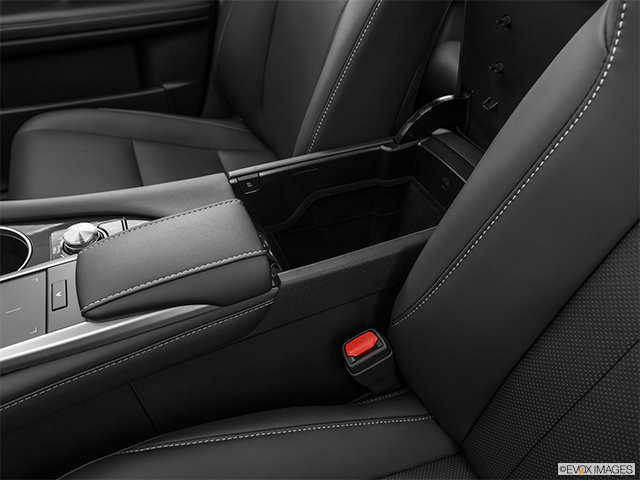 2024 Lexus RX 350 | Front center divider