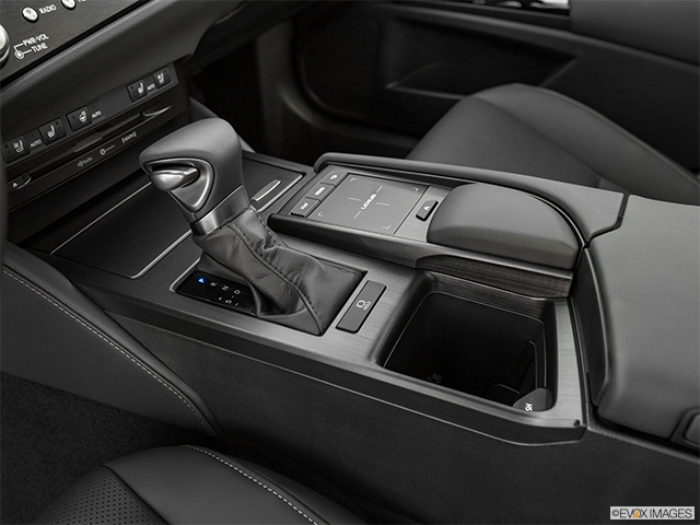 2022 Lexus ES 250 | Gear shifter/center console