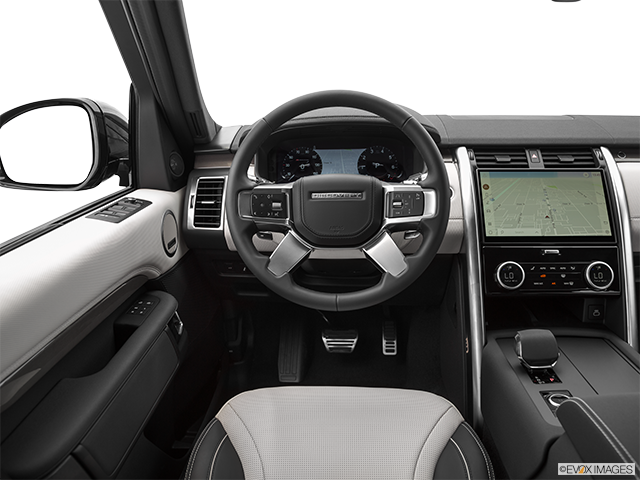2022 Land Rover Discovery | Steering wheel/Center Console