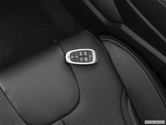 2022 Hyundai Santa Fe | Key fob on driver’s seat
