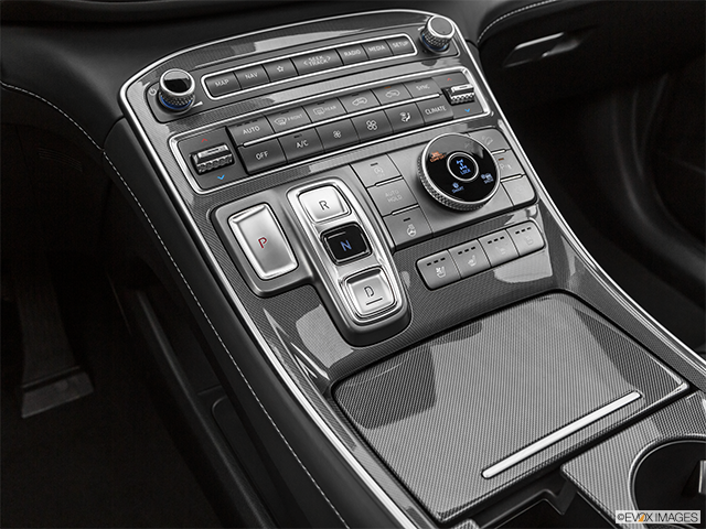 2023 Hyundai Santa Fe | Gear shifter/center console