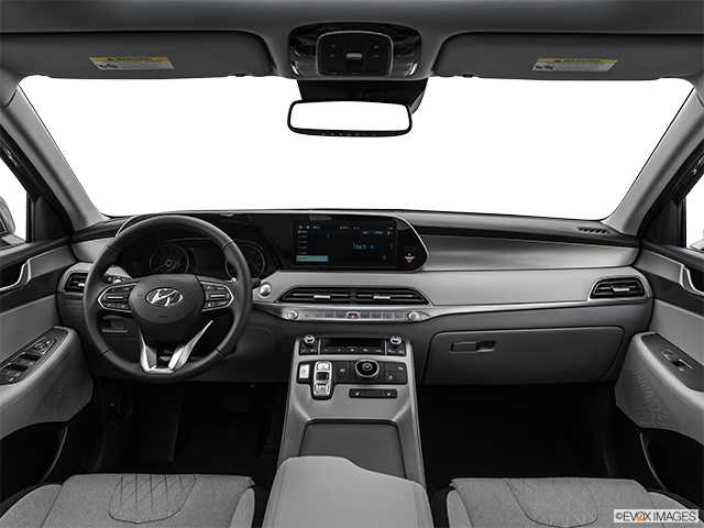 2023 Hyundai Palisade | Centered wide dash shot