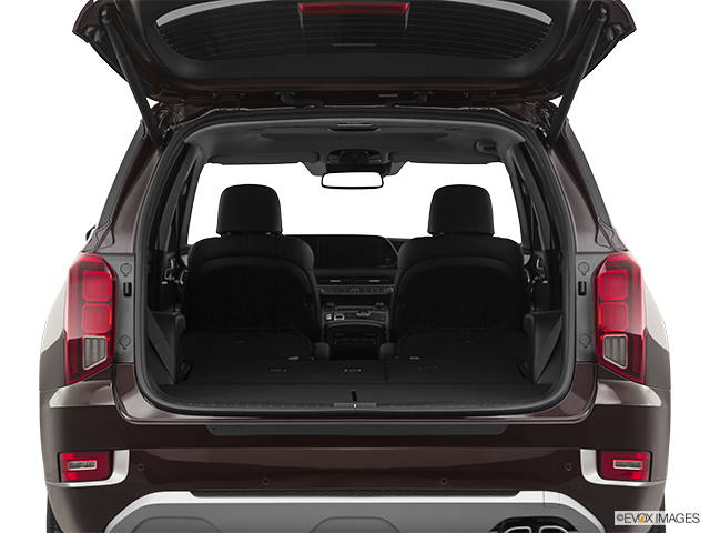 2024 Hyundai Palisade | Hatchback & SUV rear angle
