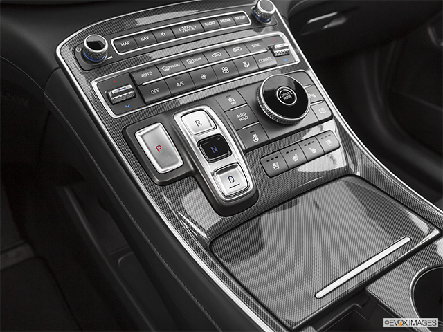 2023 Hyundai Santa Fe | Gear shifter/center console