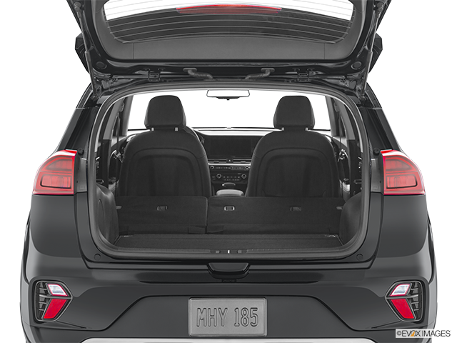 2022 Kia Niro | Hatchback & SUV rear angle