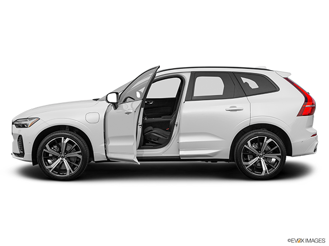 2022 Volvo XC60 | Driver's side profile with drivers side door open