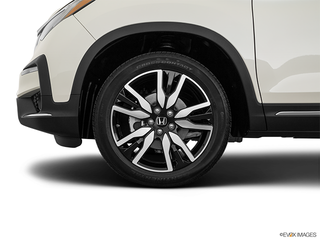 2025 Honda Pilot | Front Drivers side wheel at profile