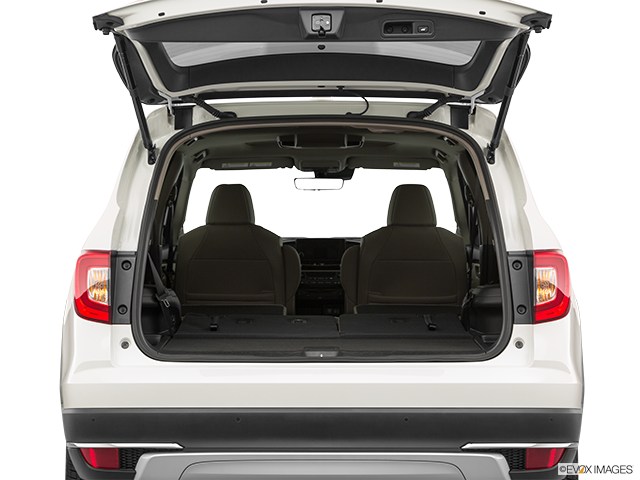 2025 Honda Pilot | Hatchback & SUV rear angle