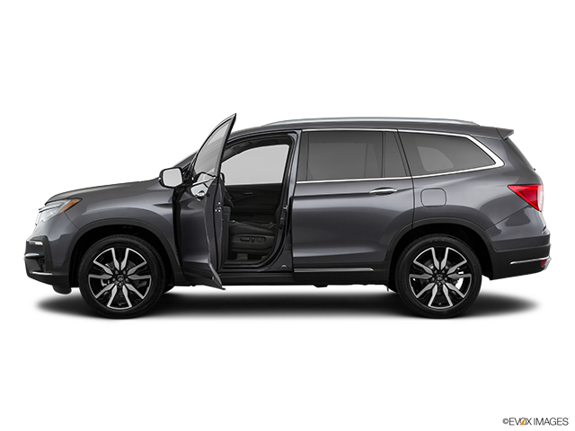2022 Honda Pilot | Driver's side profile with drivers side door open