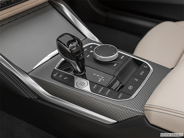 2022 BMW 4 Series | Gear shifter/center console