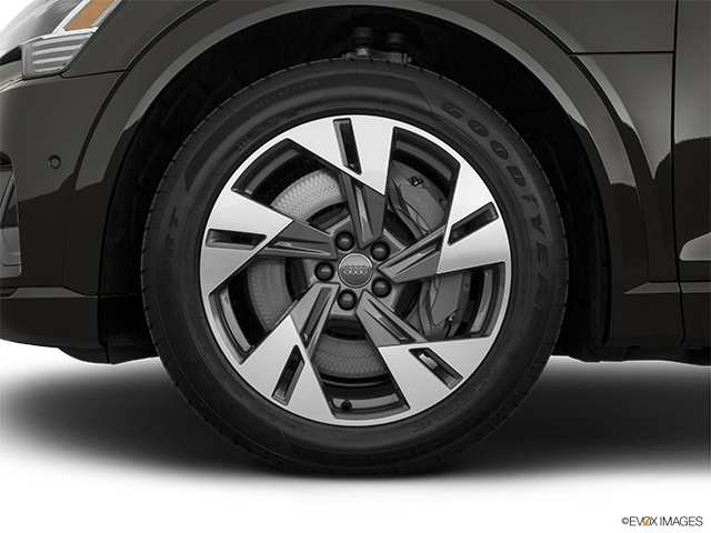 2022 Audi e-tron | Front Drivers side wheel at profile