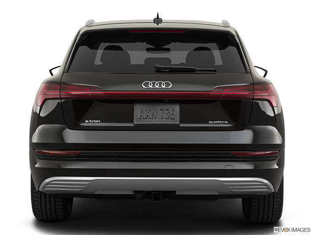 2022 Audi e-tron | Low/wide rear