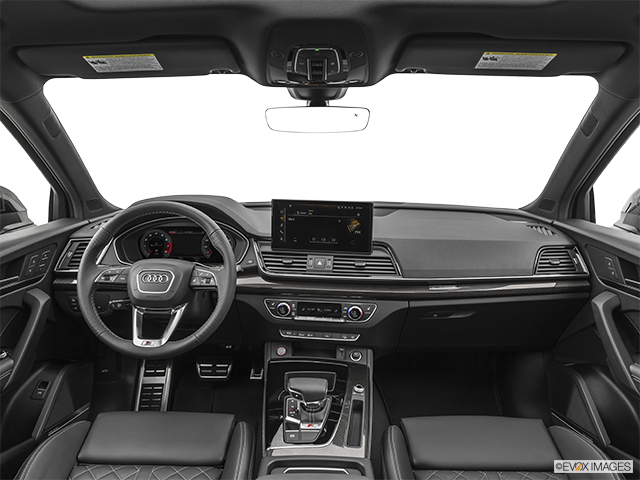2022 Audi SQ5 | Centered wide dash shot