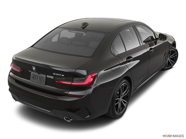 2022 BMW 3 Series | Rear 3/4 angle view