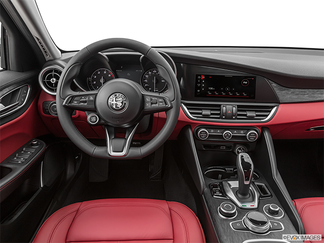 2023 Alfa Romeo Giulia | Steering wheel/Center Console
