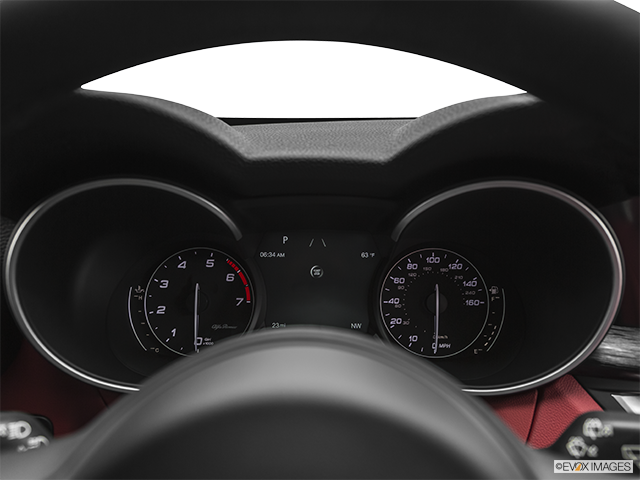 2024 Alfa Romeo Stelvio | Speedometer/tachometer