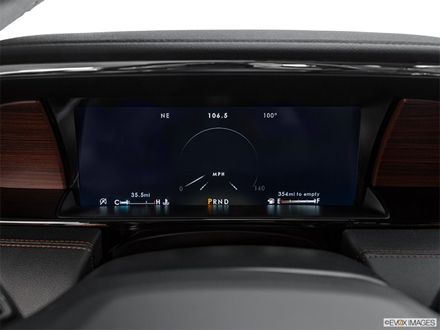 2023 Lincoln Navigator | Speedometer/tachometer