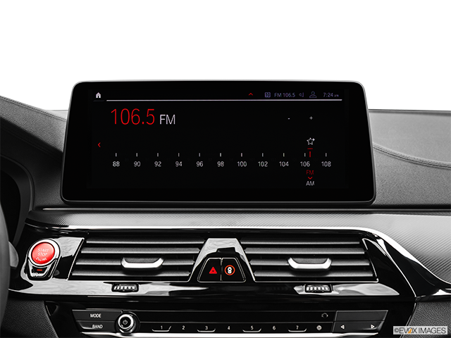 2022 BMW M5 Sedan | Closeup of radio head unit