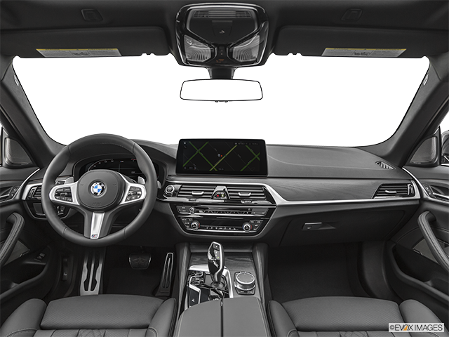 2022 BMW 5 Series | Centered wide dash shot