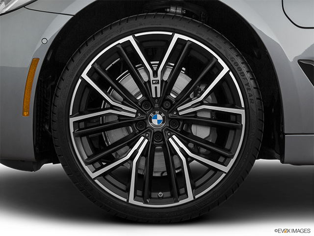 2022 BMW 5 Series | Front Drivers side wheel at profile