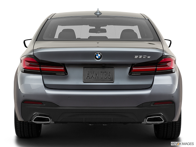 2022 BMW 5 Series | Low/wide rear