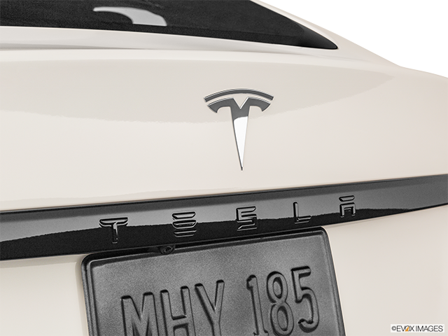 2022 Tesla Model S | Rear manufacturer badge/emblem