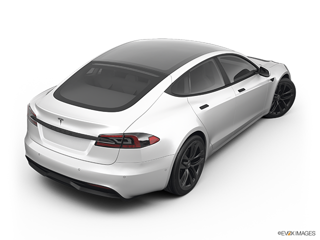 2022 Tesla Model S | Rear 3/4 angle view