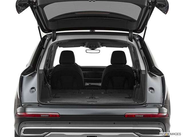 2022 Audi Q7 | Hatchback & SUV rear angle