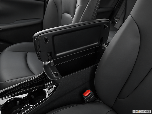 2023 Toyota Prius Prime | Front center divider