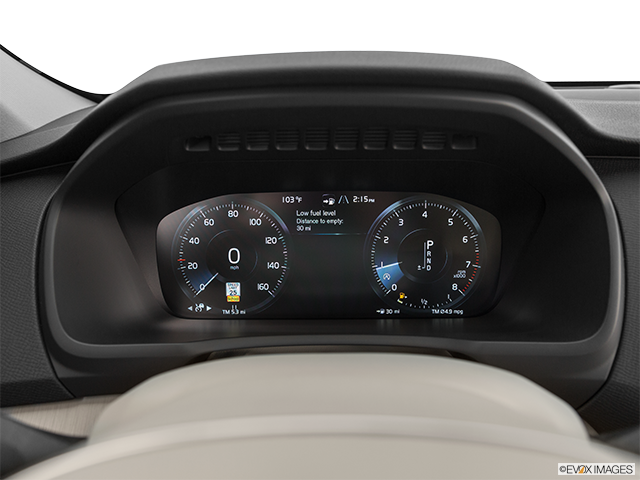 2022 Volvo XC90 | Speedometer/tachometer