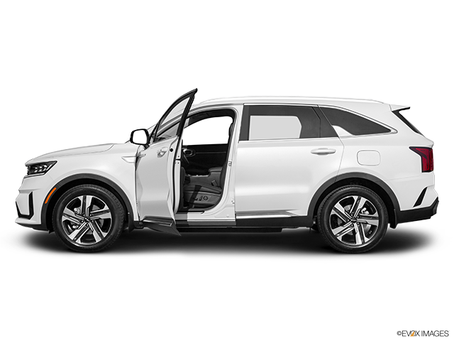2022 Kia Sorento | Driver's side profile with drivers side door open