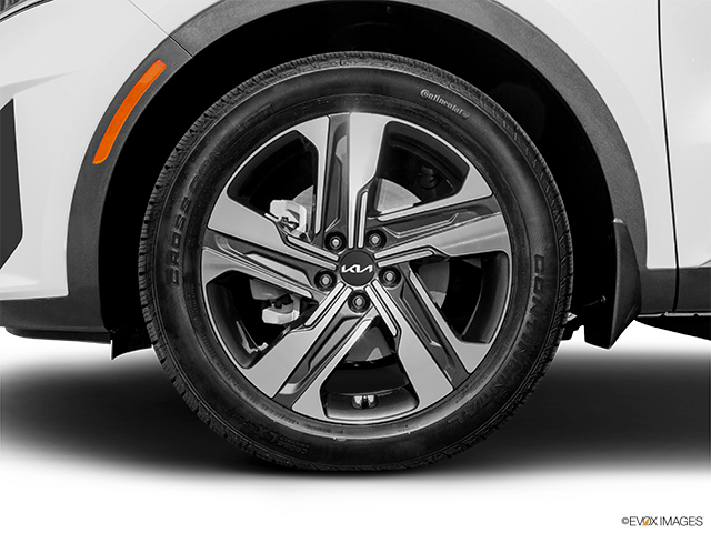 2022 Kia Sorento | Front Drivers side wheel at profile