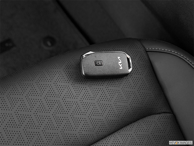 2025 Kia Sorento | Key fob on driver’s seat
