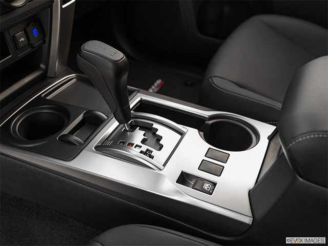 2022 Toyota 4Runner | Gear shifter/center console
