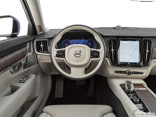 2022 Volvo S90 | Steering wheel/Center Console