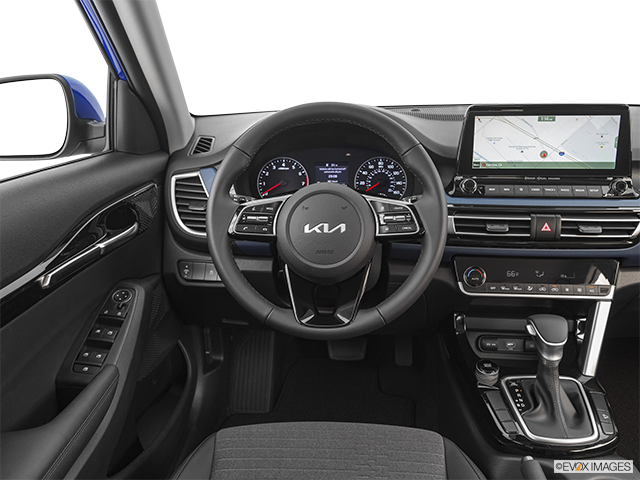 2022 Kia Seltos | Steering wheel/Center Console