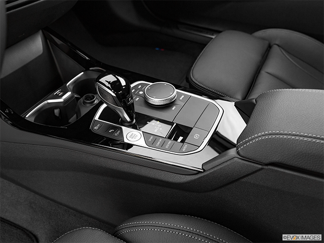 2022 BMW 2 Series | Gear shifter/center console