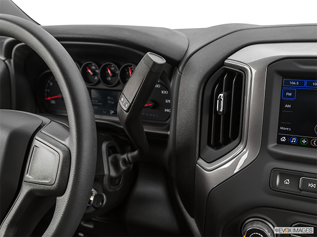 2022 Chevrolet Silverado 3500HD | Gear shifter/center console