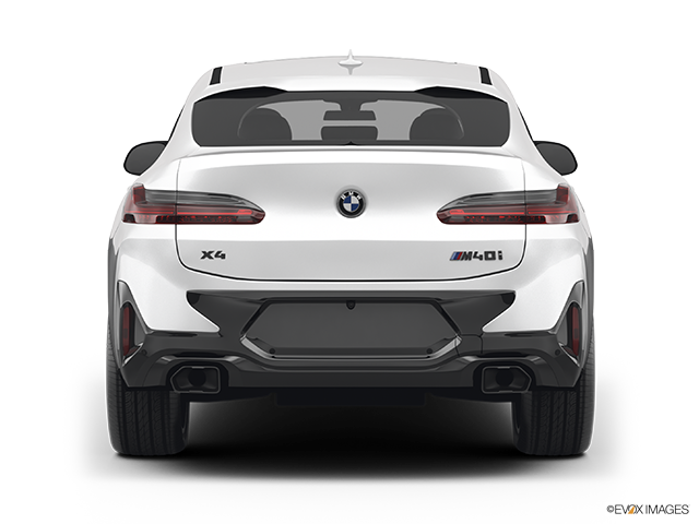 2022 BMW X4 | Low/wide rear