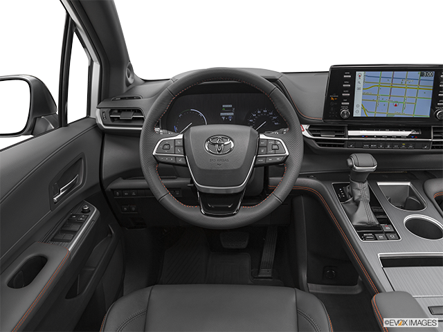 2024 Toyota Sienna | Steering wheel/Center Console