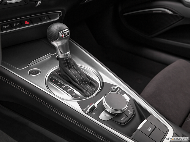 2023 Audi TT | Gear shifter/center console