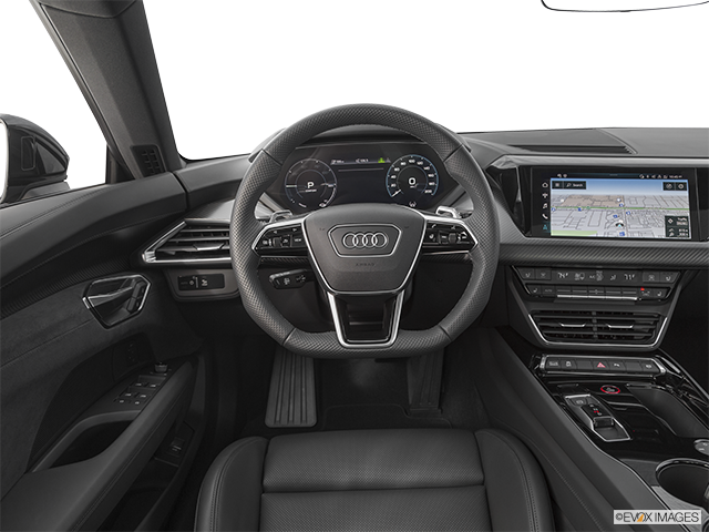 2022 Audi e-tron GT | Steering wheel/Center Console