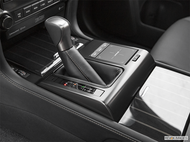 2022 Lexus GX 460 | Gear shifter/center console